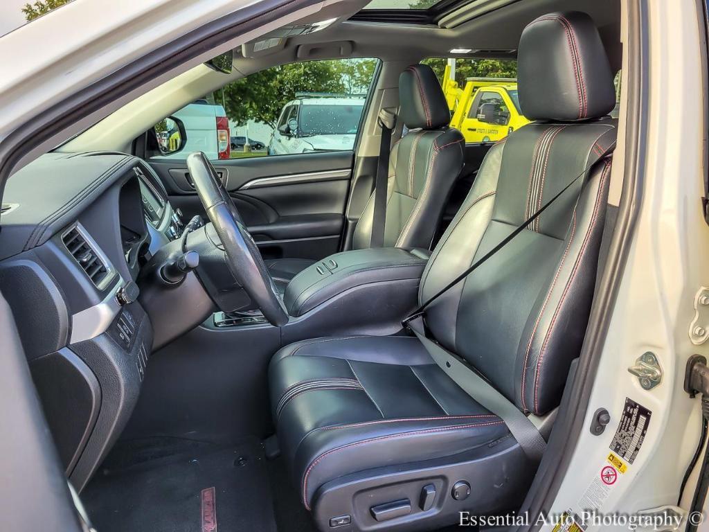 used 2019 Toyota Highlander car, priced at $26,972
