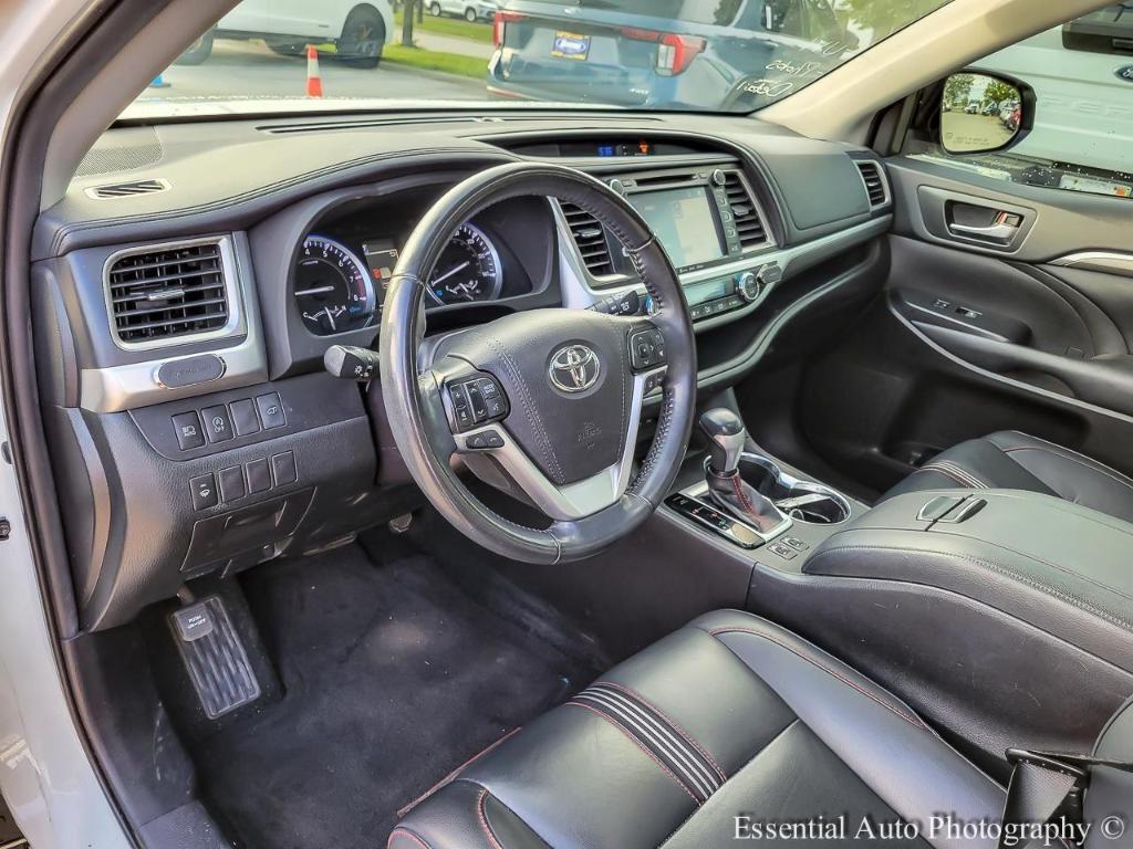 used 2019 Toyota Highlander car, priced at $26,972
