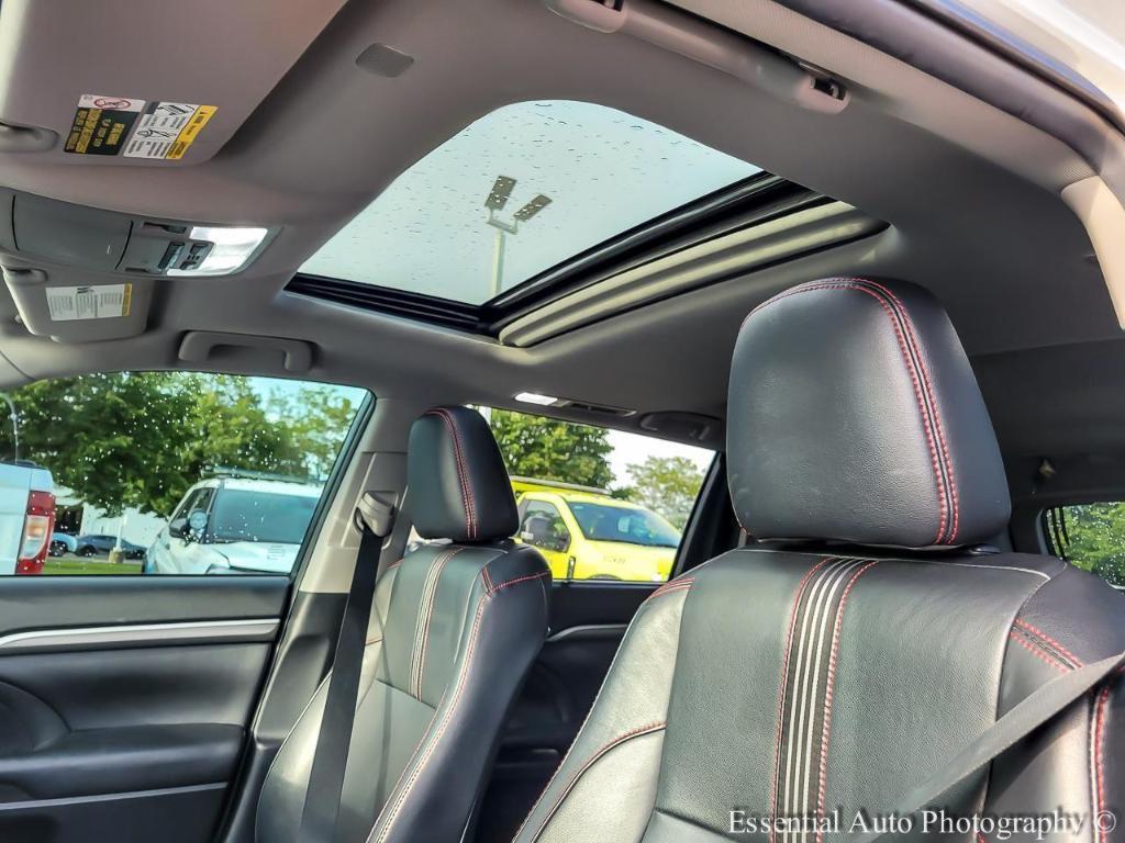 used 2019 Toyota Highlander car, priced at $26,972