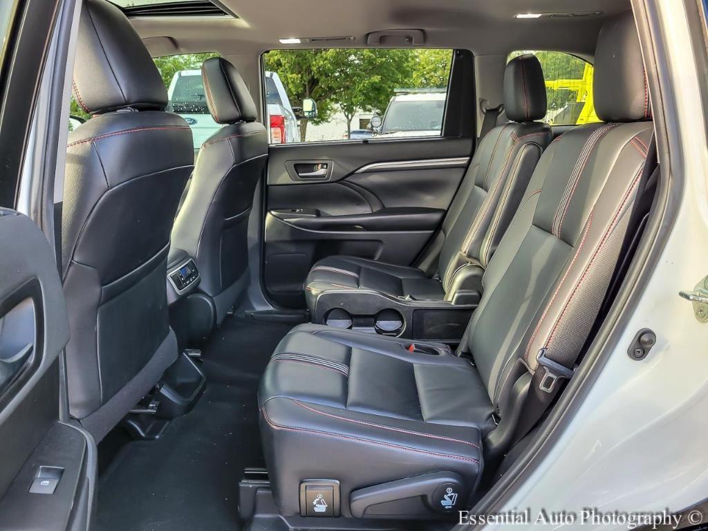 used 2019 Toyota Highlander car, priced at $26,972