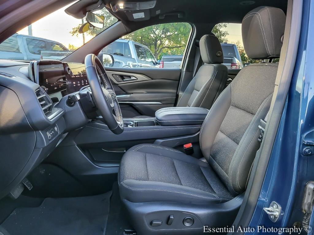 used 2025 Chevrolet Traverse car, priced at $35,775