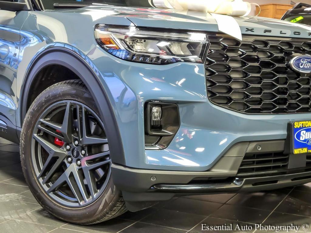 new 2025 Ford Explorer car, priced at $53,400