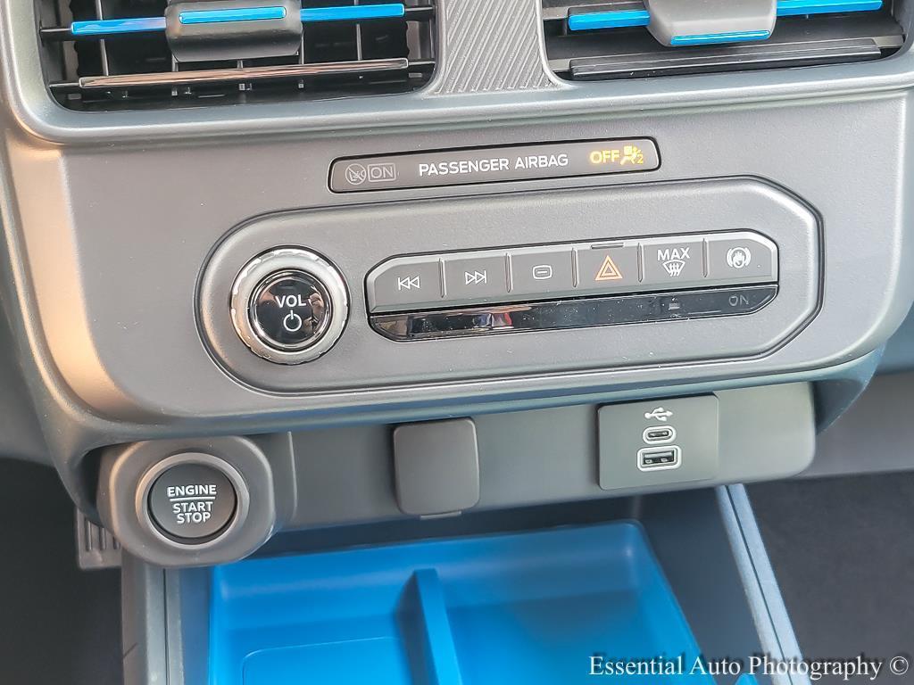 new 2025 Ford Maverick car, priced at $32,580