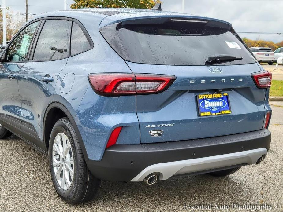 new 2025 Ford Escape car, priced at $28,900