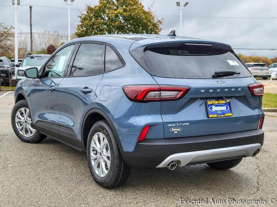 new 2025 Ford Escape car, priced at $28,900