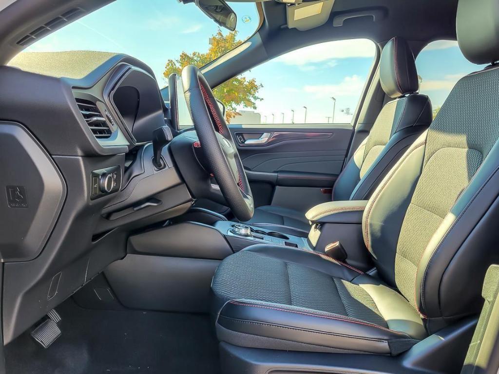 new 2025 Ford Escape car, priced at $32,586