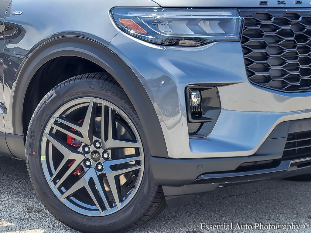 new 2025 Ford Explorer car, priced at $48,740