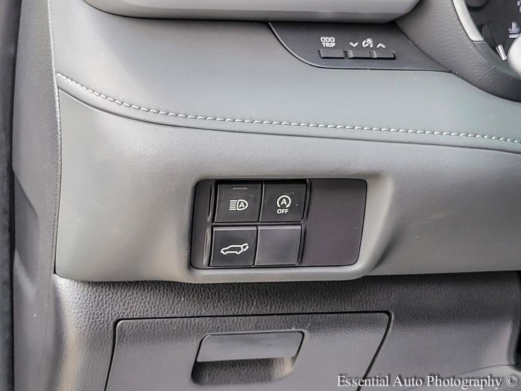 used 2023 Toyota Highlander car