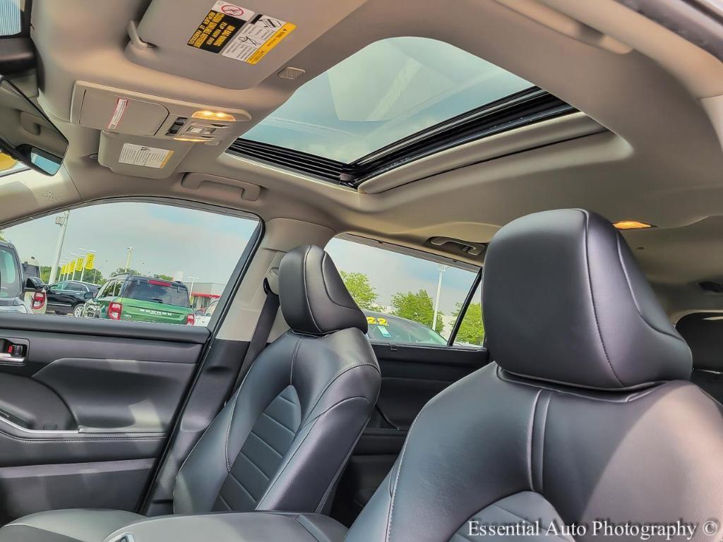 used 2023 Toyota Highlander car