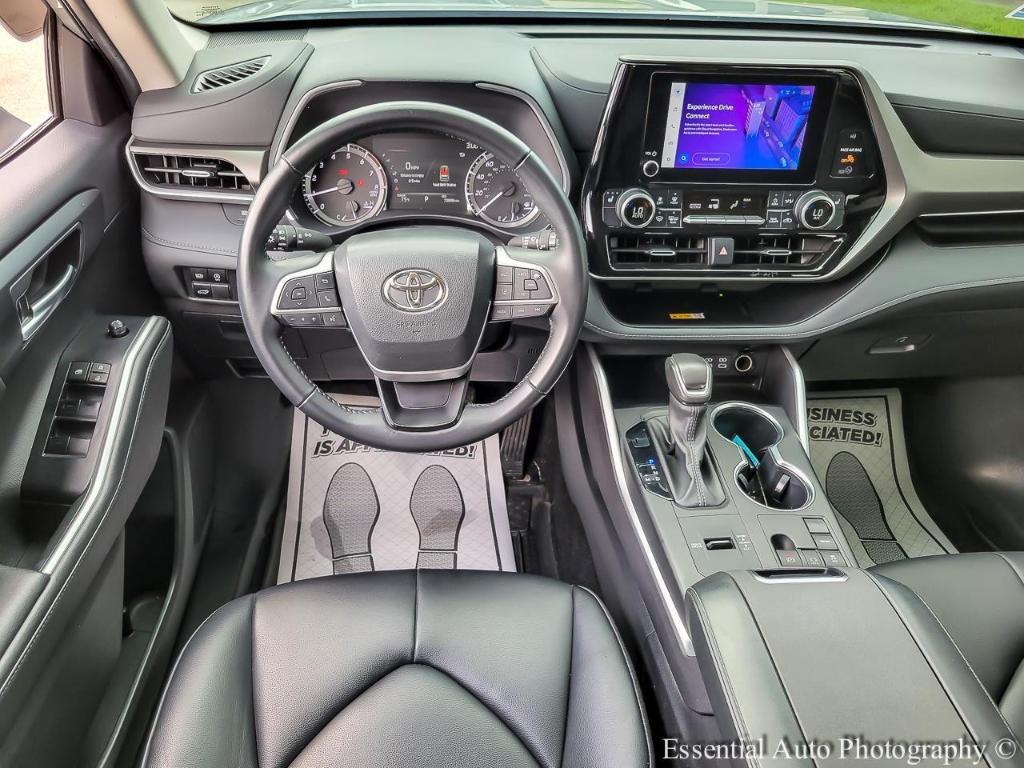 used 2023 Toyota Highlander car