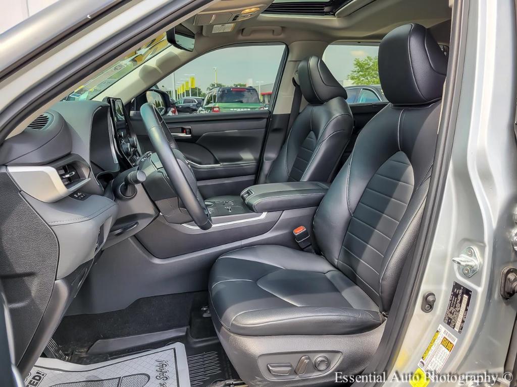used 2023 Toyota Highlander car
