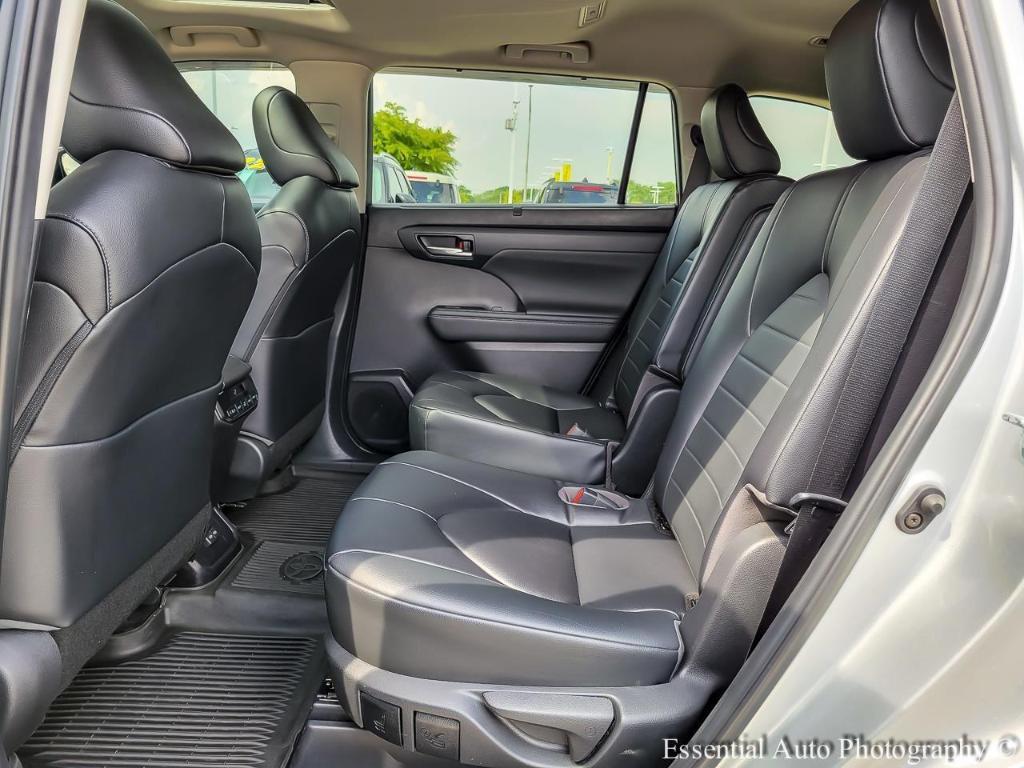 used 2023 Toyota Highlander car