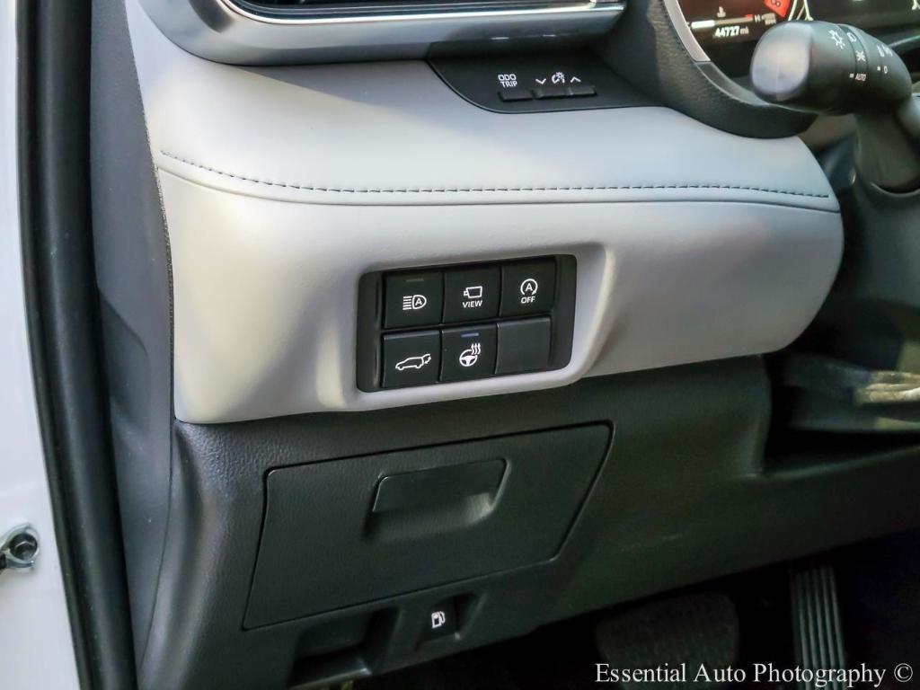 used 2023 Toyota Highlander car