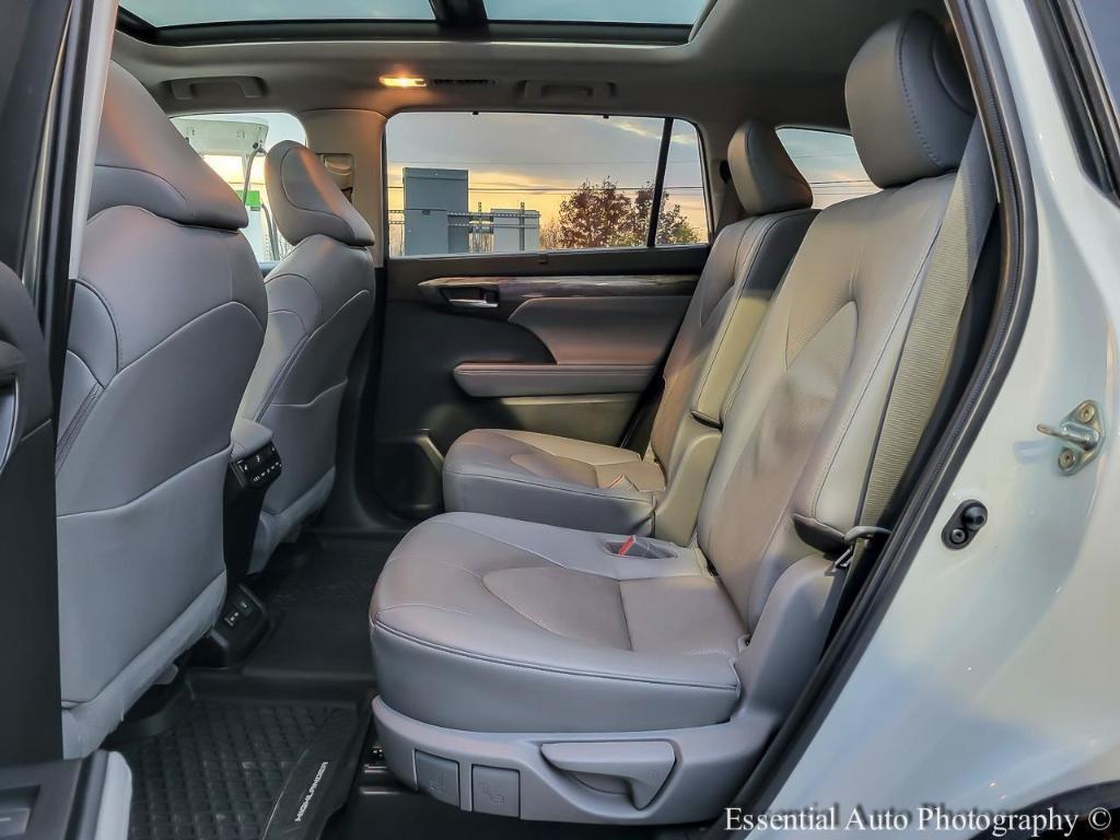 used 2023 Toyota Highlander car