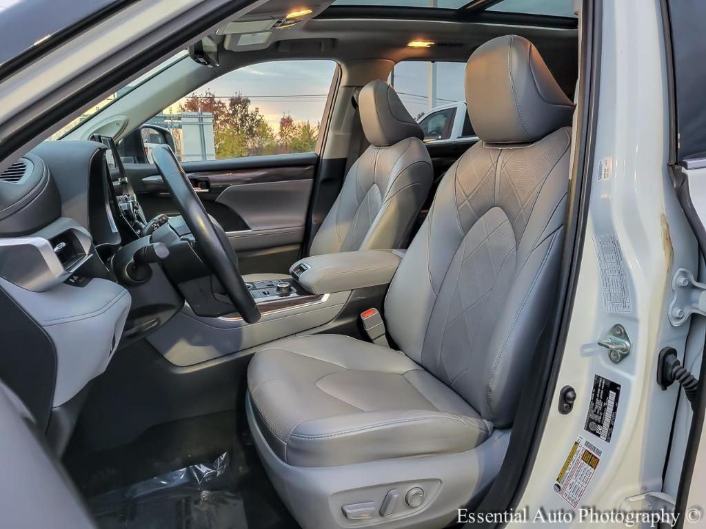 used 2023 Toyota Highlander car