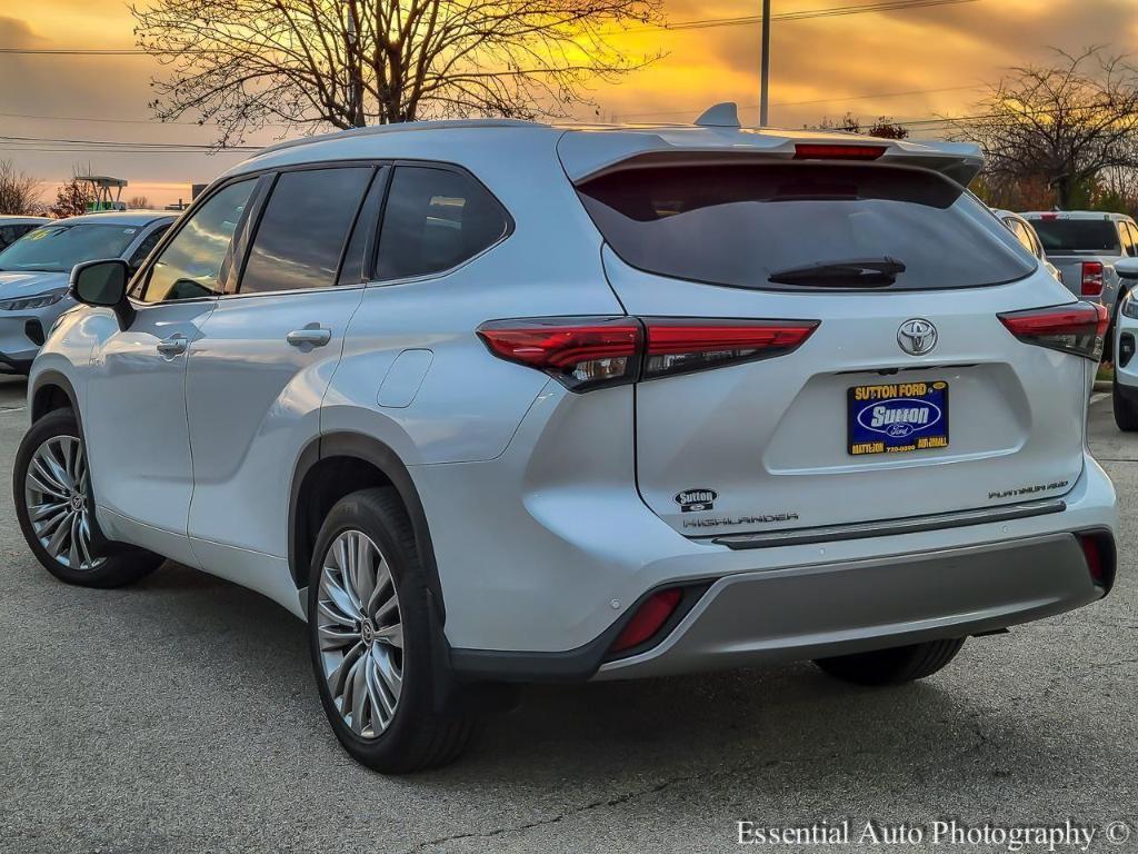 used 2023 Toyota Highlander car