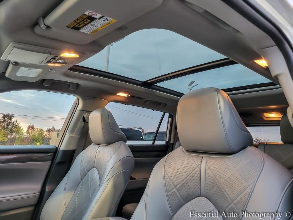used 2023 Toyota Highlander car