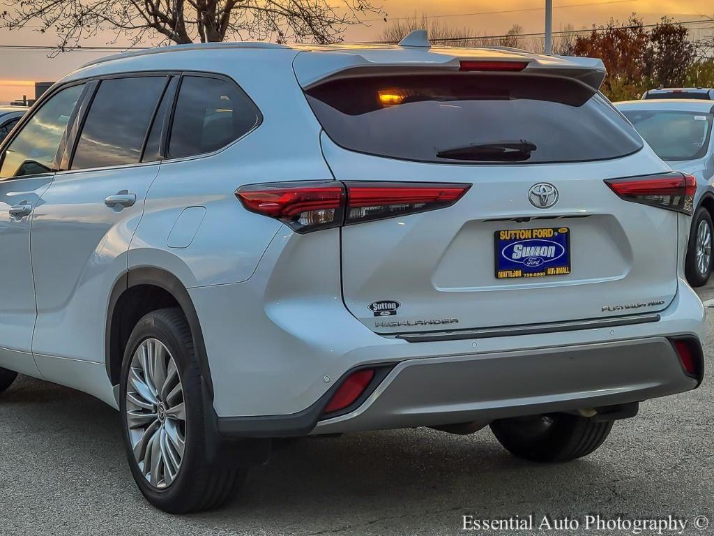 used 2023 Toyota Highlander car