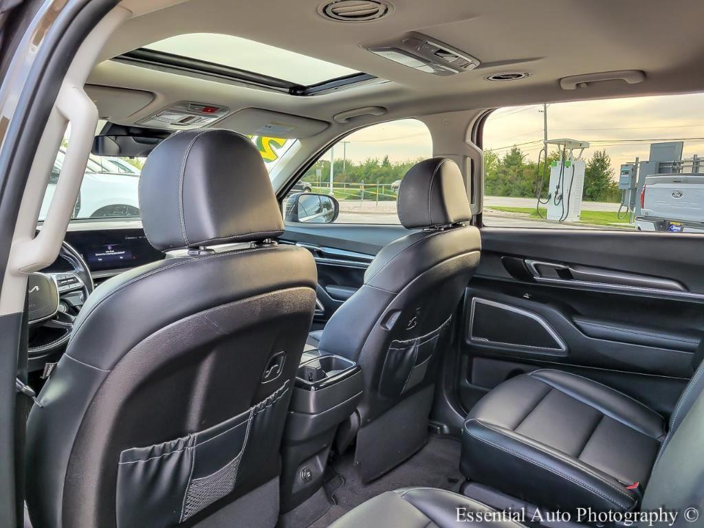 used 2023 Kia Telluride car, priced at $30,321