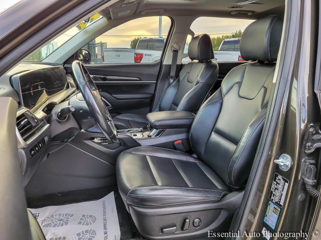 used 2023 Kia Telluride car, priced at $30,321