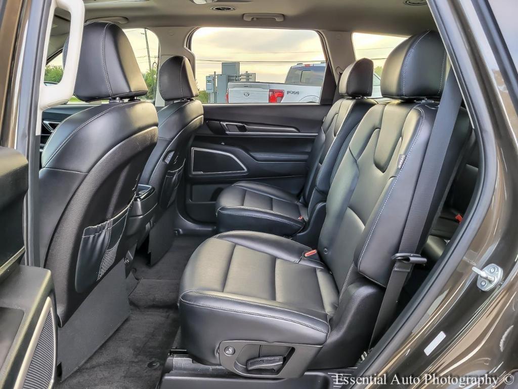 used 2023 Kia Telluride car, priced at $30,321