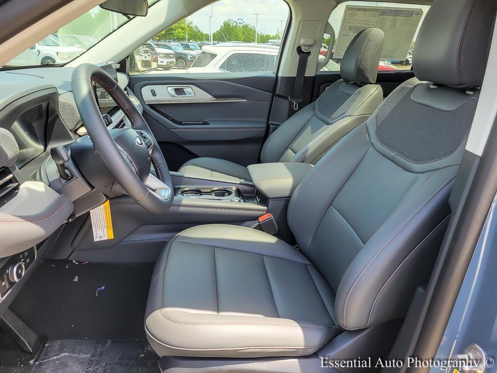 new 2025 Ford Explorer car, priced at $46,875