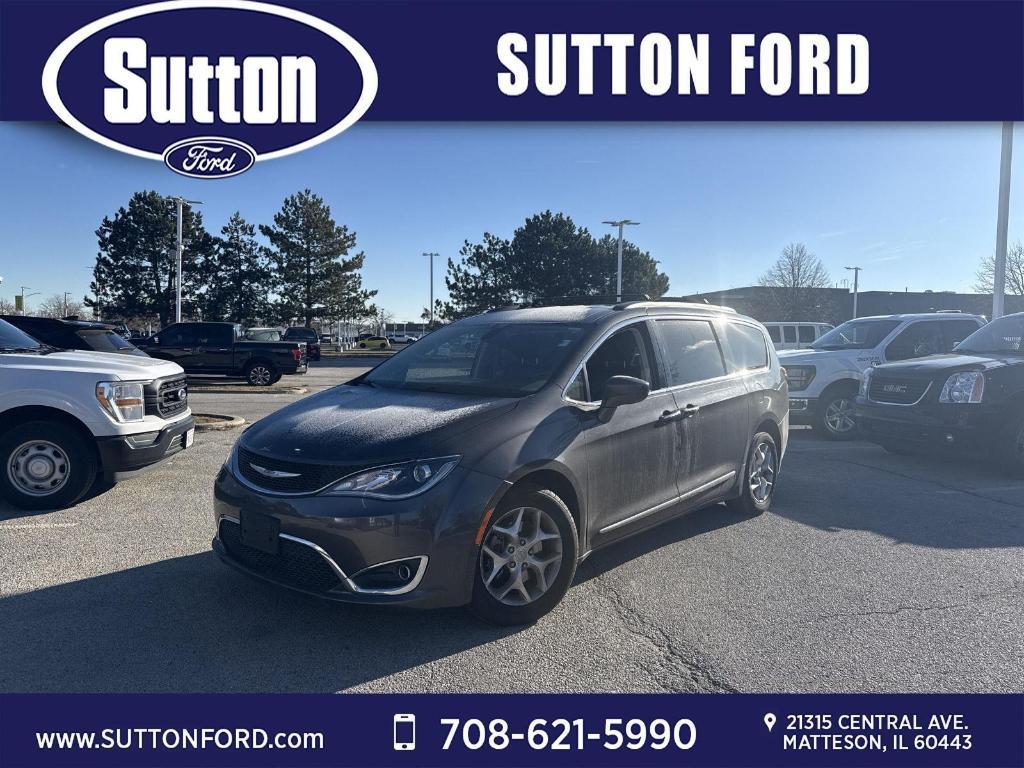 used 2017 Chrysler Pacifica car, priced at $10,800