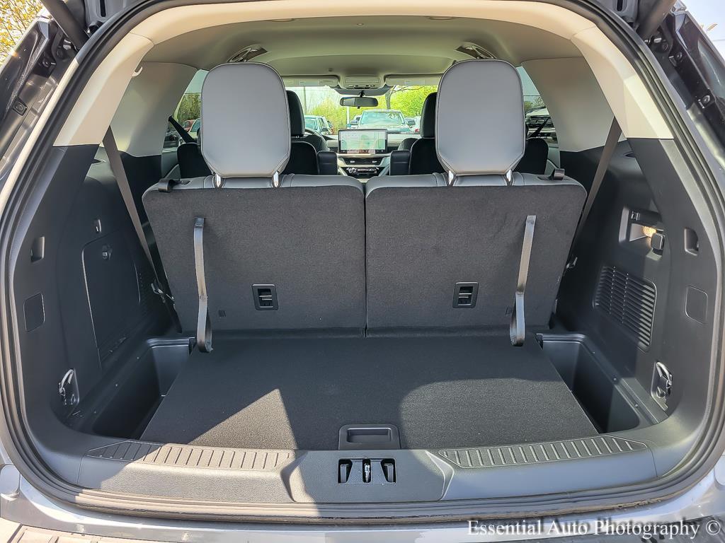 new 2025 Ford Explorer car, priced at $44,285