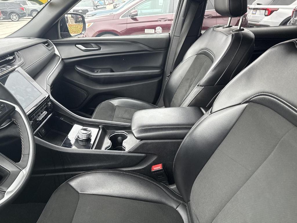 used 2024 Jeep Grand Cherokee L car, priced at $27,981