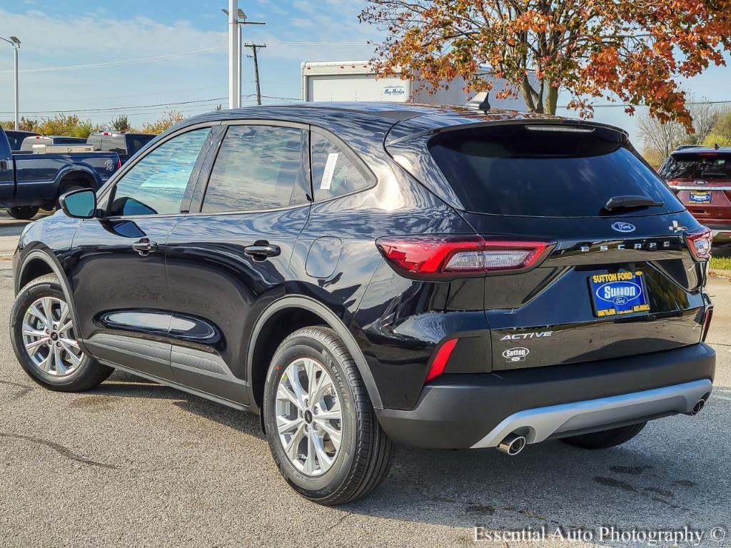 new 2025 Ford Escape car, priced at $29,990