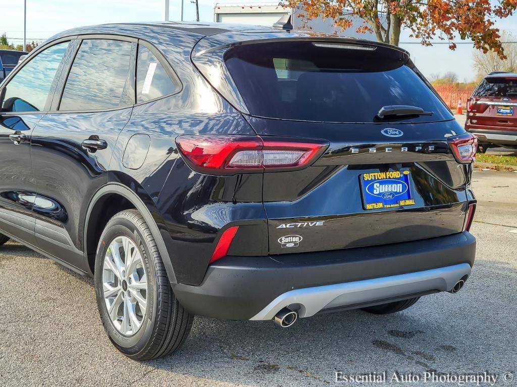 new 2025 Ford Escape car, priced at $29,990