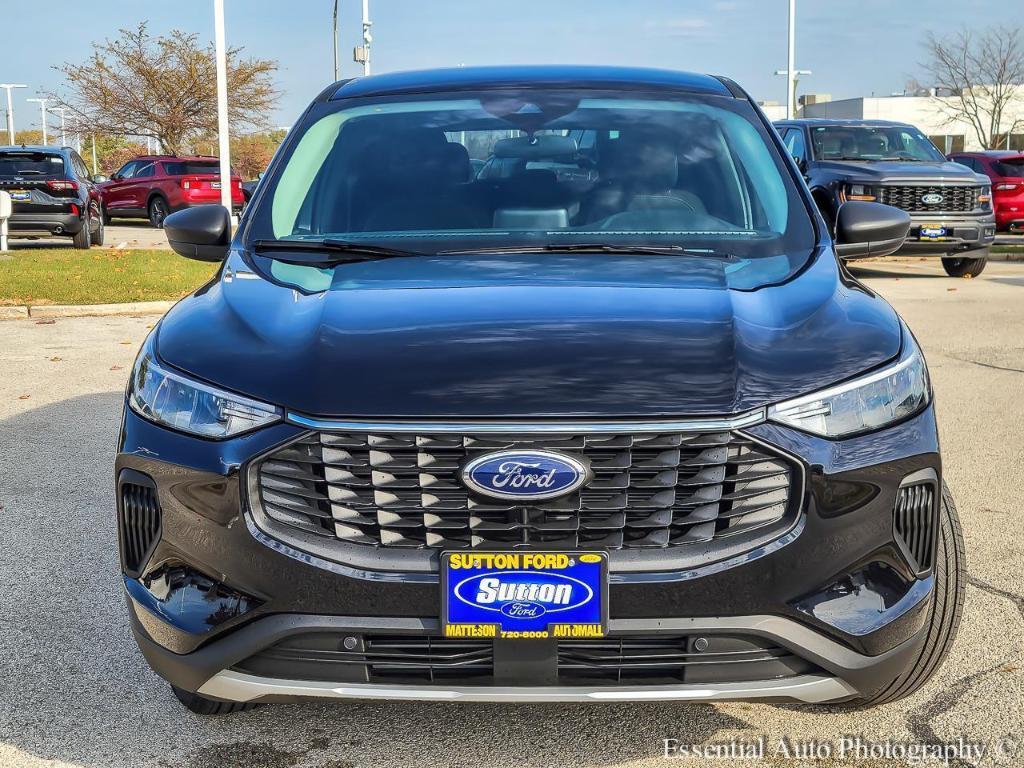 new 2025 Ford Escape car, priced at $29,990