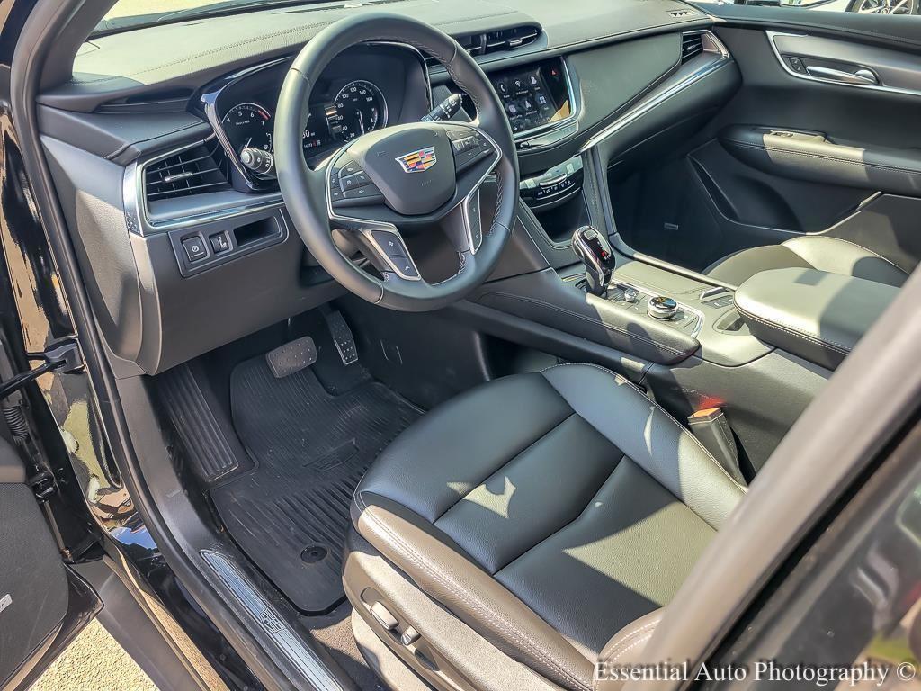 used 2024 Cadillac XT5 car, priced at $33,998