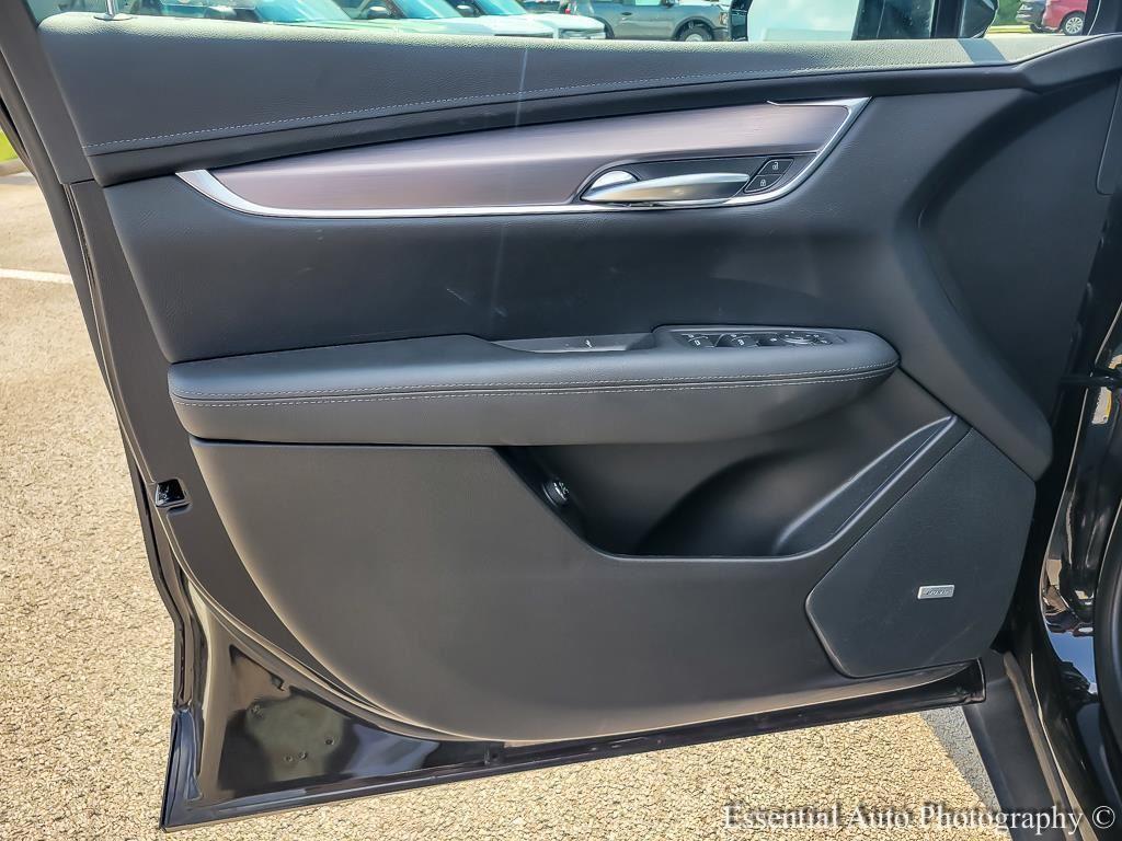 used 2024 Cadillac XT5 car, priced at $33,998
