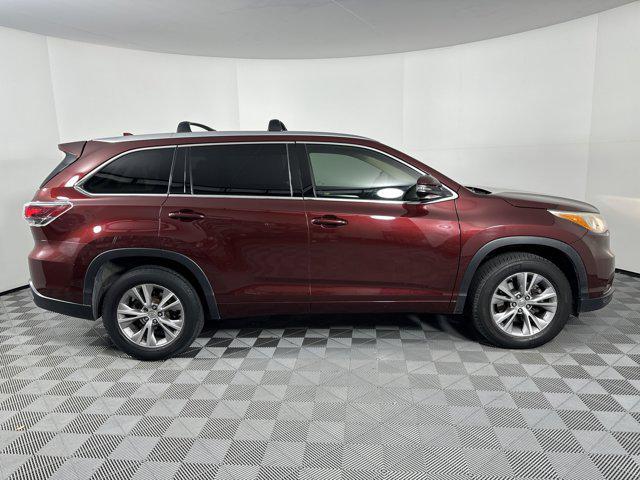 used 2015 Toyota Highlander car, priced at $21,999