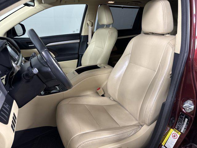 used 2015 Toyota Highlander car, priced at $21,999
