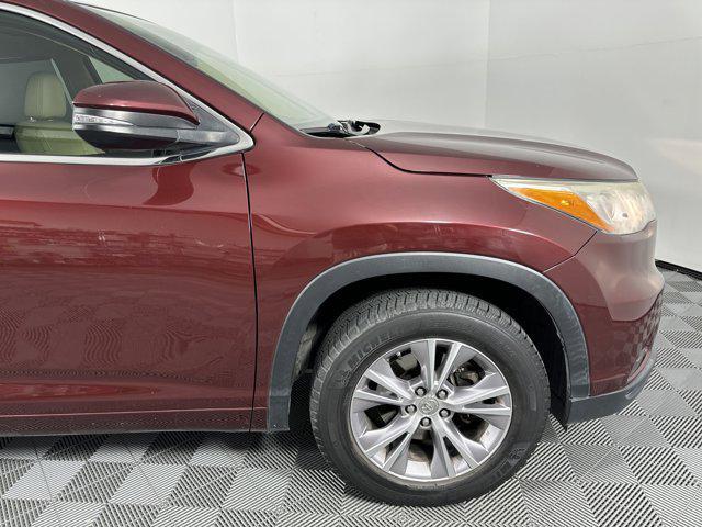 used 2015 Toyota Highlander car, priced at $21,999