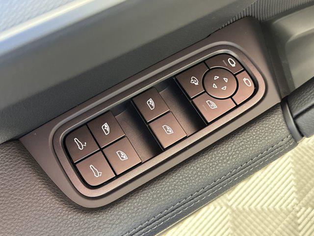 new 2025 Porsche Cayenne car, priced at $106,235