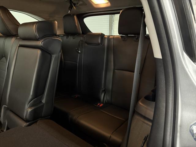 used 2022 Toyota Highlander car, priced at $42,950