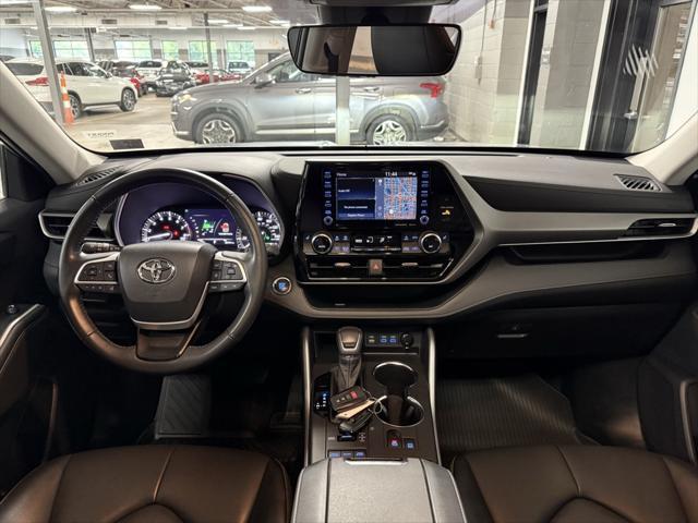 used 2022 Toyota Highlander car, priced at $42,950
