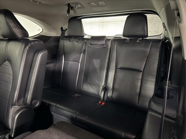 used 2022 Toyota Highlander car, priced at $42,495
