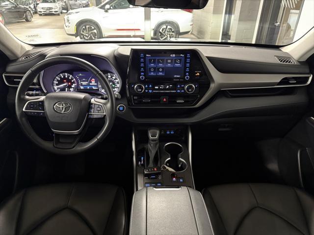 used 2022 Toyota Highlander car, priced at $42,495