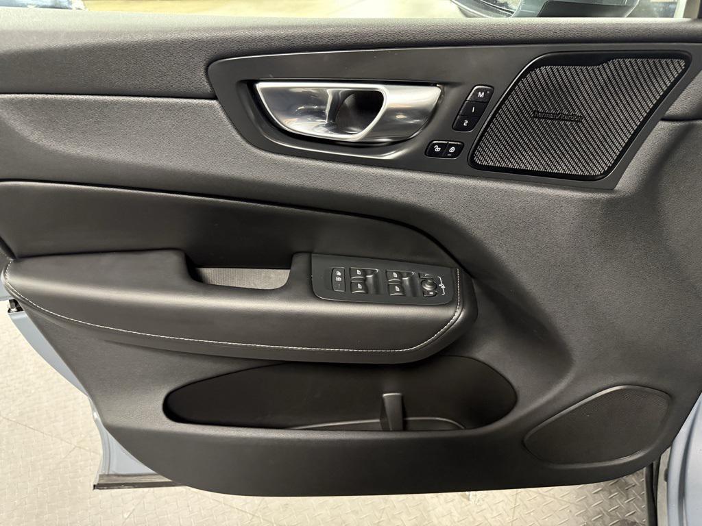 used 2022 Volvo XC60 car, priced at $41,950