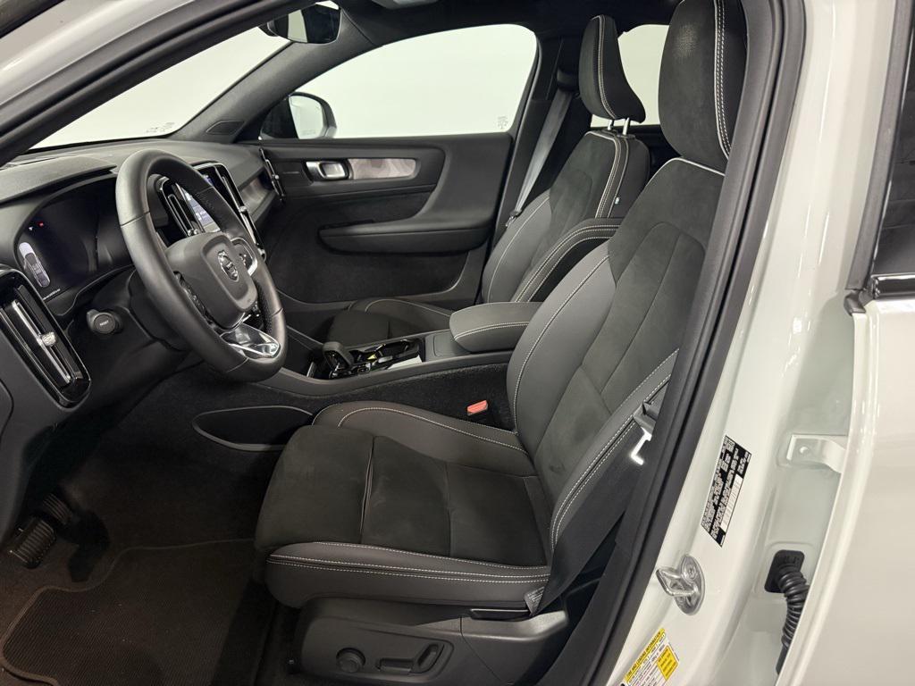 used 2022 Volvo C40 Recharge Pure Electric car, priced at $33,950
