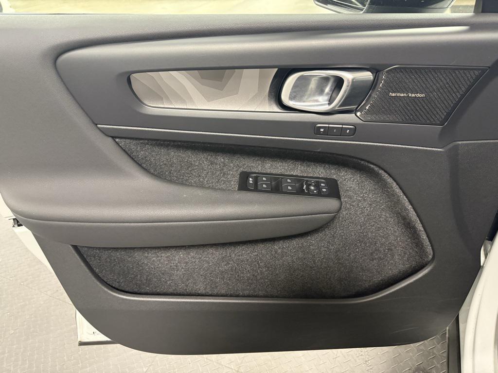 used 2022 Volvo C40 Recharge Pure Electric car, priced at $33,950