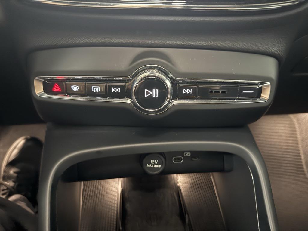 used 2022 Volvo C40 Recharge Pure Electric car, priced at $33,950