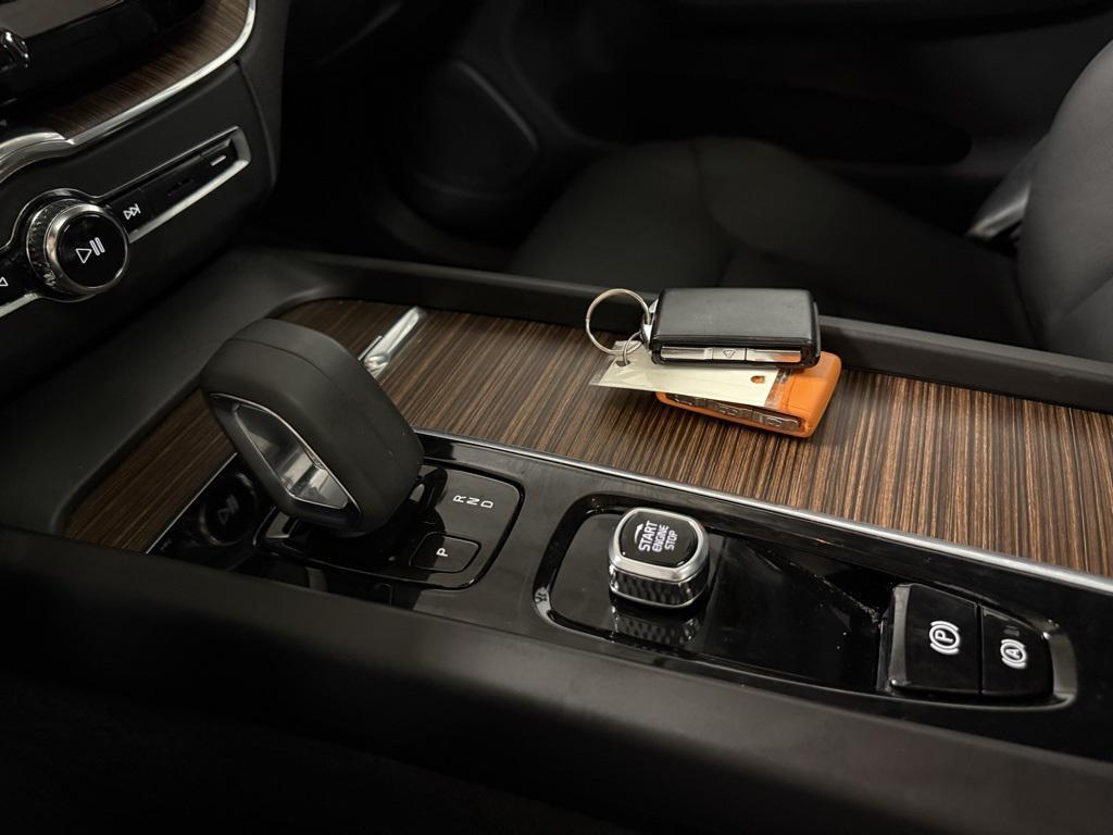 used 2022 Volvo XC60 car, priced at $40,495