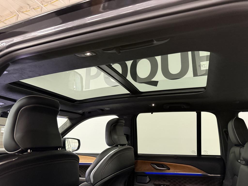 used 2022 Jeep Grand Cherokee car, priced at $48,950