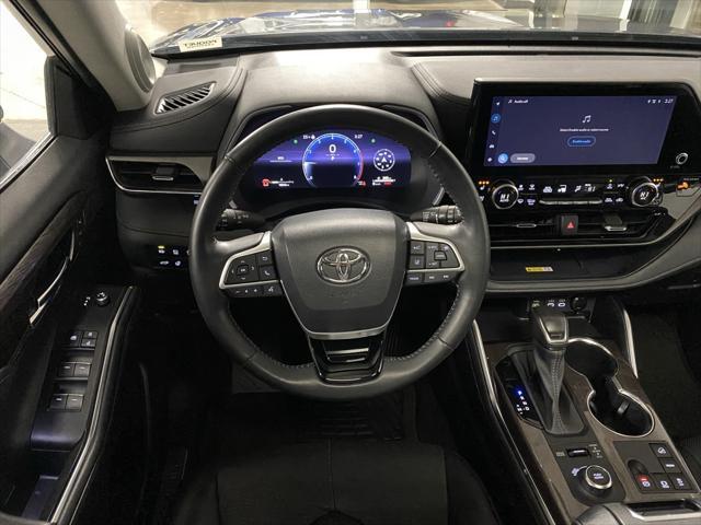 used 2023 Toyota Highlander car, priced at $43,950