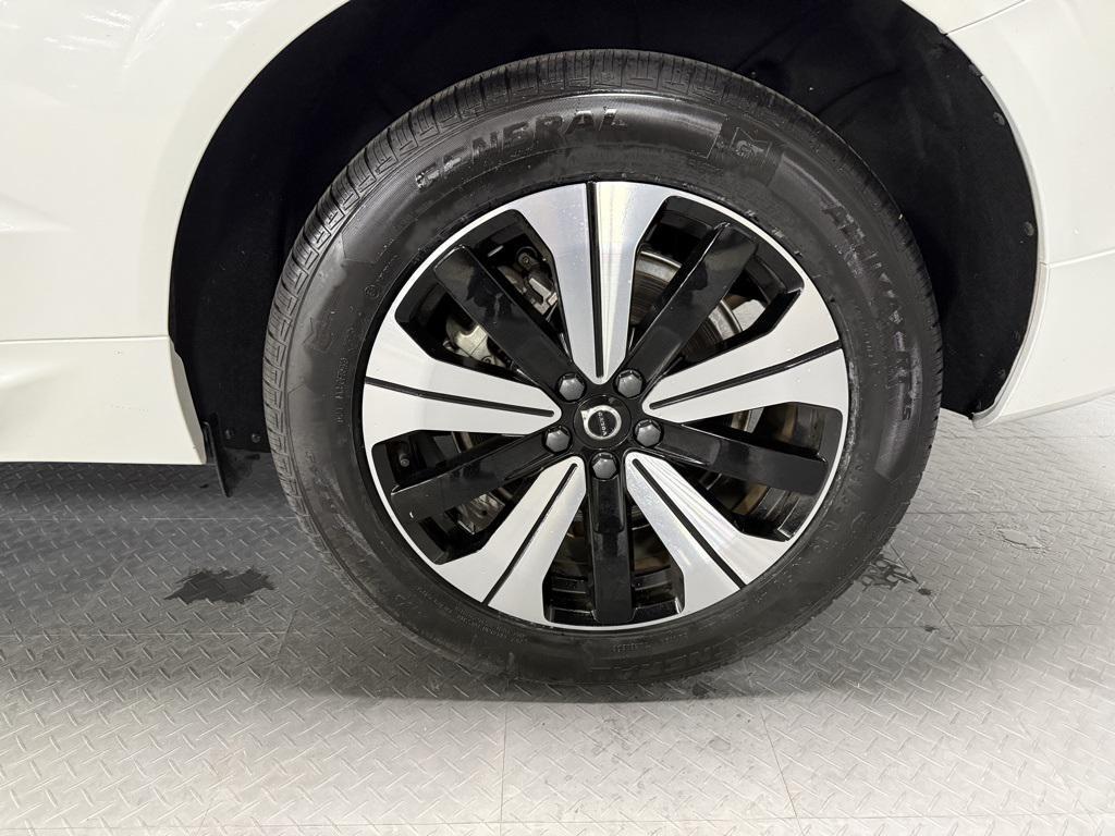 used 2023 Volvo XC60 Recharge Plug-In Hybrid car, priced at $47,950